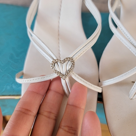 00s white strappy wedge sandals - Picture 4 of 6